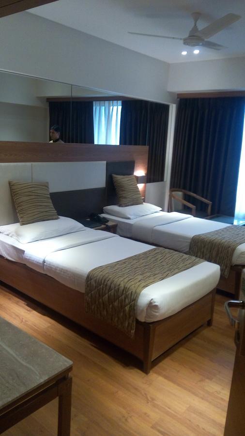 The Royal Orchid Hotel, Chembur Mumbai Eksteriør bilde